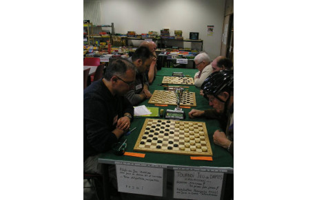 Stéphane FAUCHER remporte le Trophée des tournois sur damier 144 cases au 8è Festival des Jeux Aillantais 89