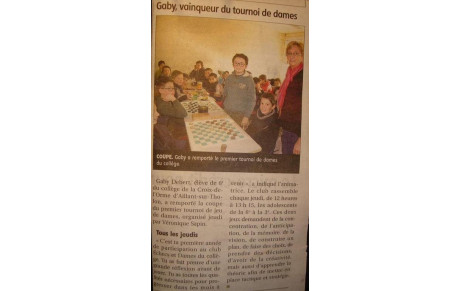 Gaby remporte le tournoi de Jeu de Dames, au collège